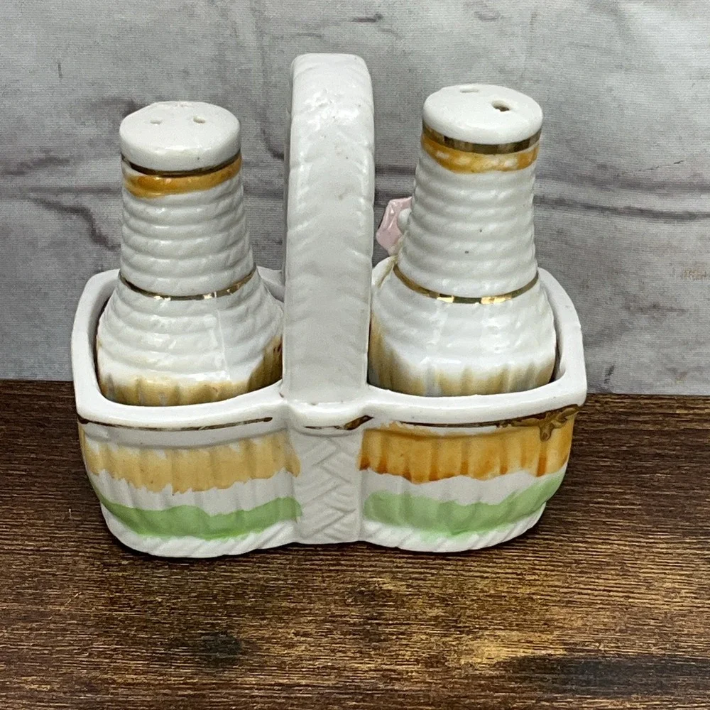 Salt & Pepper Shaker Basket Pink & Gold FLowers‎ / Vintage Japan 1950's Ceramic